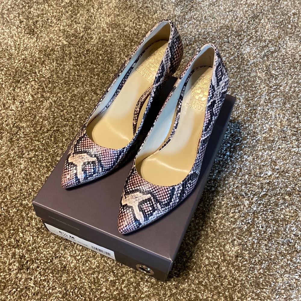 Vince Camuto high heels. Excellent condition. Only worn once. Vintage Rose style